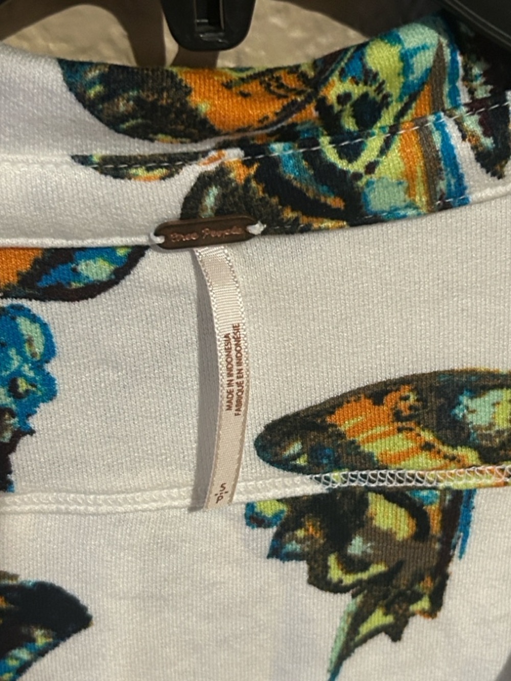 Free People Butterfly Print Tie Front Top NWT Size Small - Picture 2 of 5